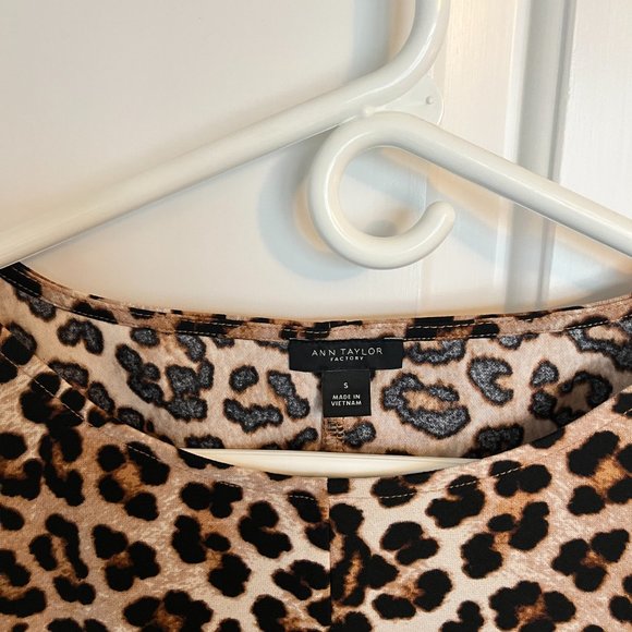 Ann Taylor Factory Leopard Print Top Size S - Picture 3 of 4